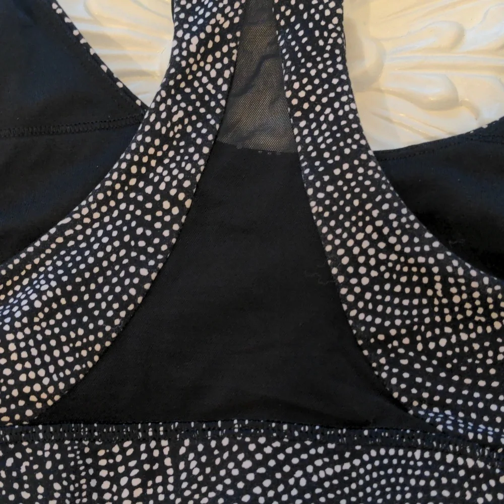Lululemon Black and White Women's Sports Bra Small - Picture 9 of 10